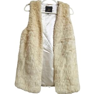 JACK BY BB DAKOTA Cream faux fur vest. Size small